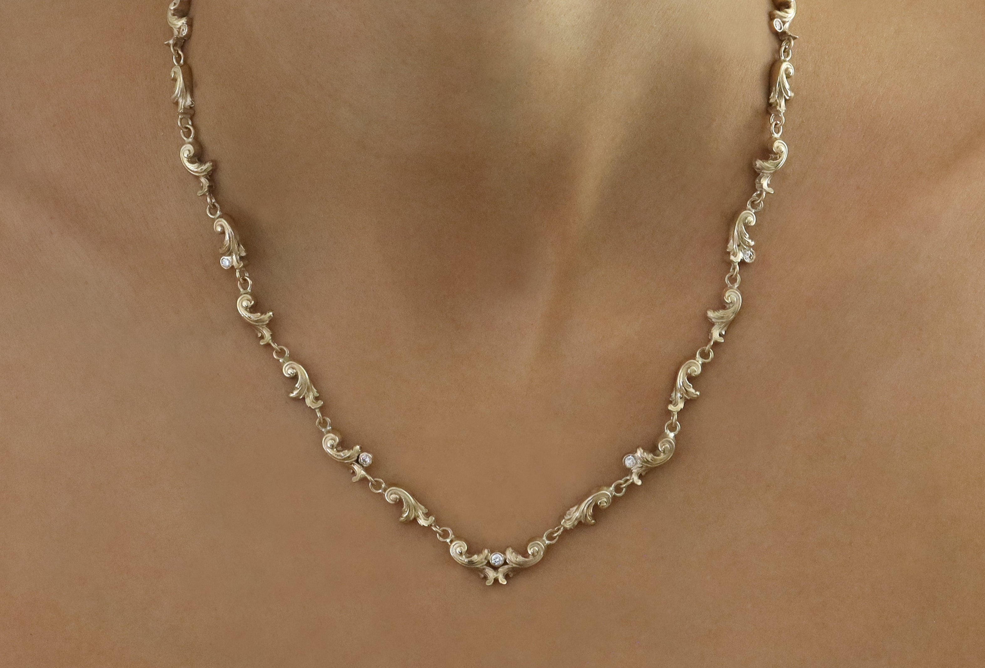 GOLD AND DIAMOND ACANTHUS LEAF NEACKLACE