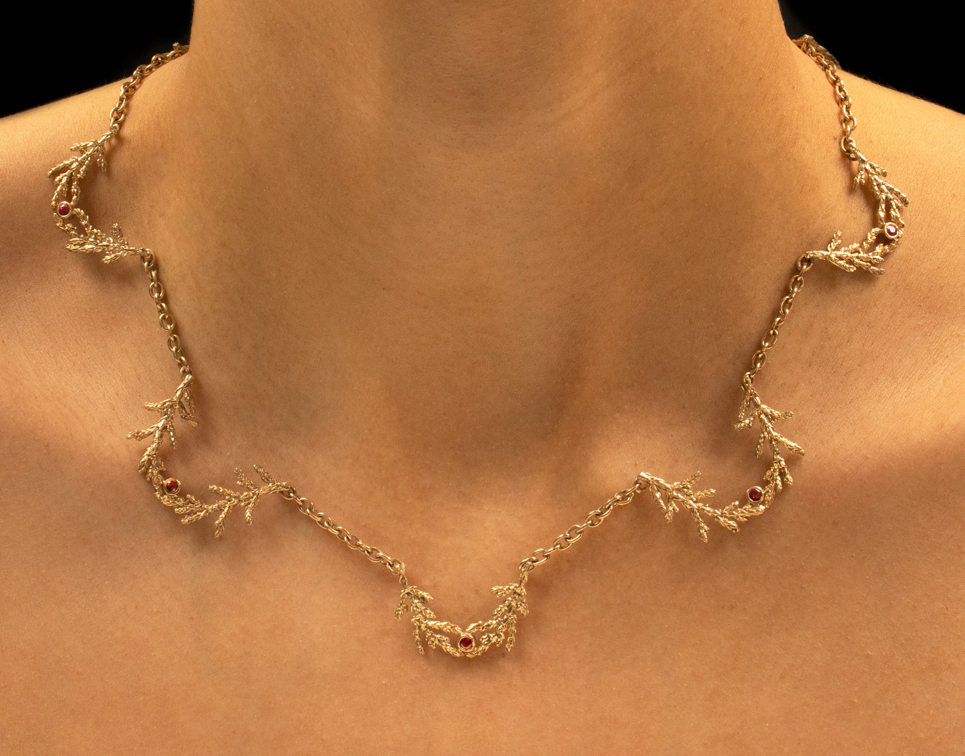 CEDRUS LIBANI NECKLACE