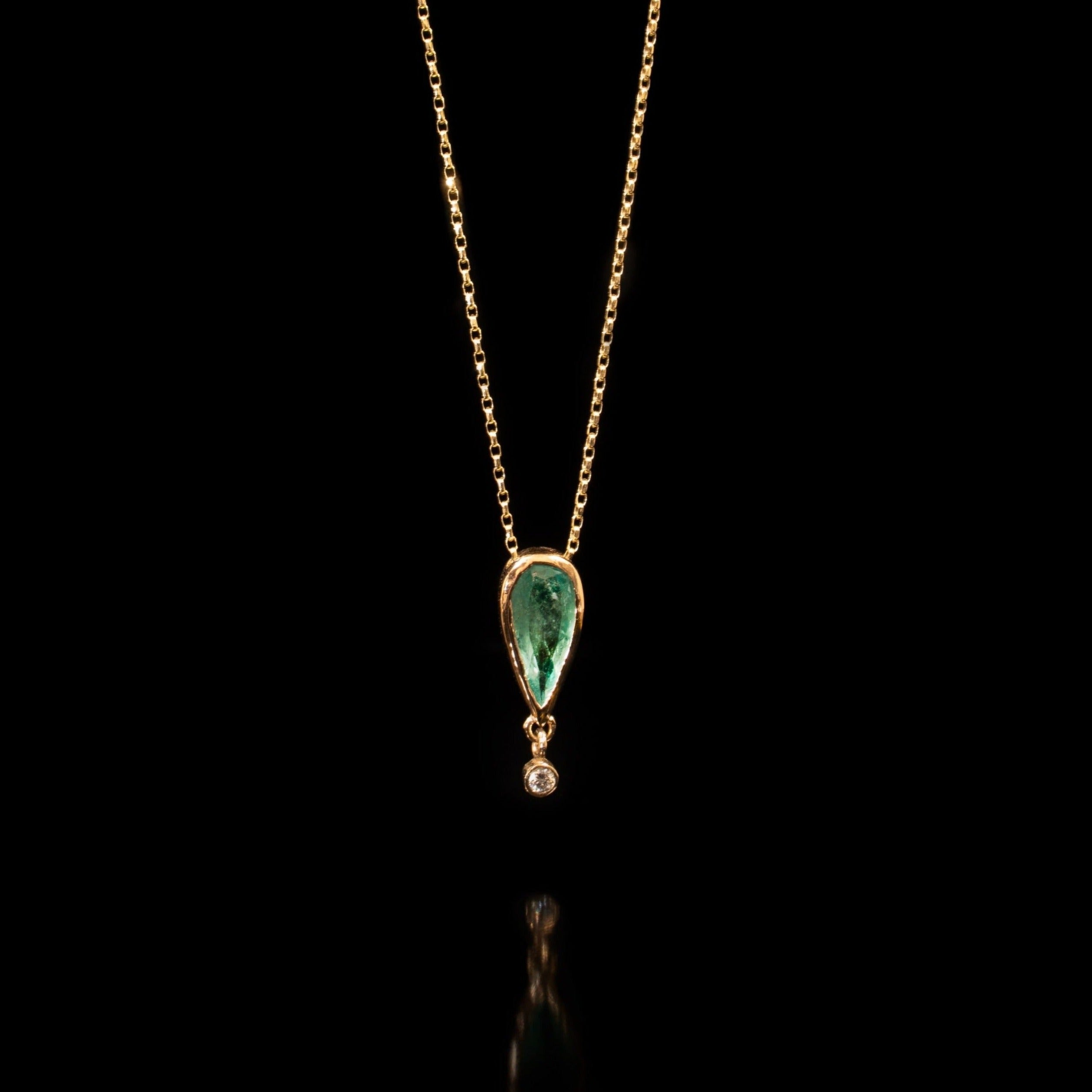 EMERALD AND DIAMOND PENDANT