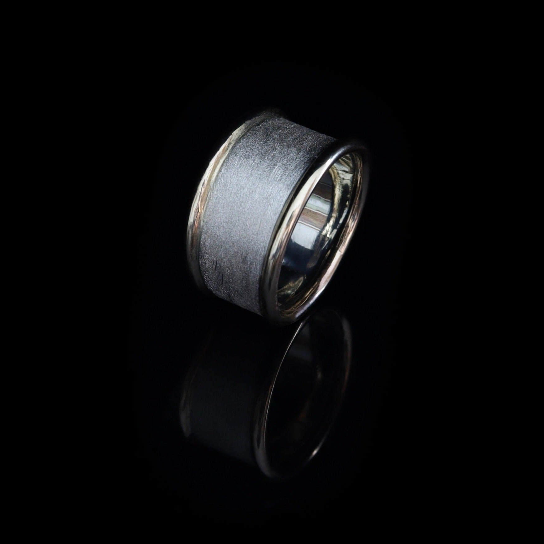 TAPERED MIXED GOLD BAND