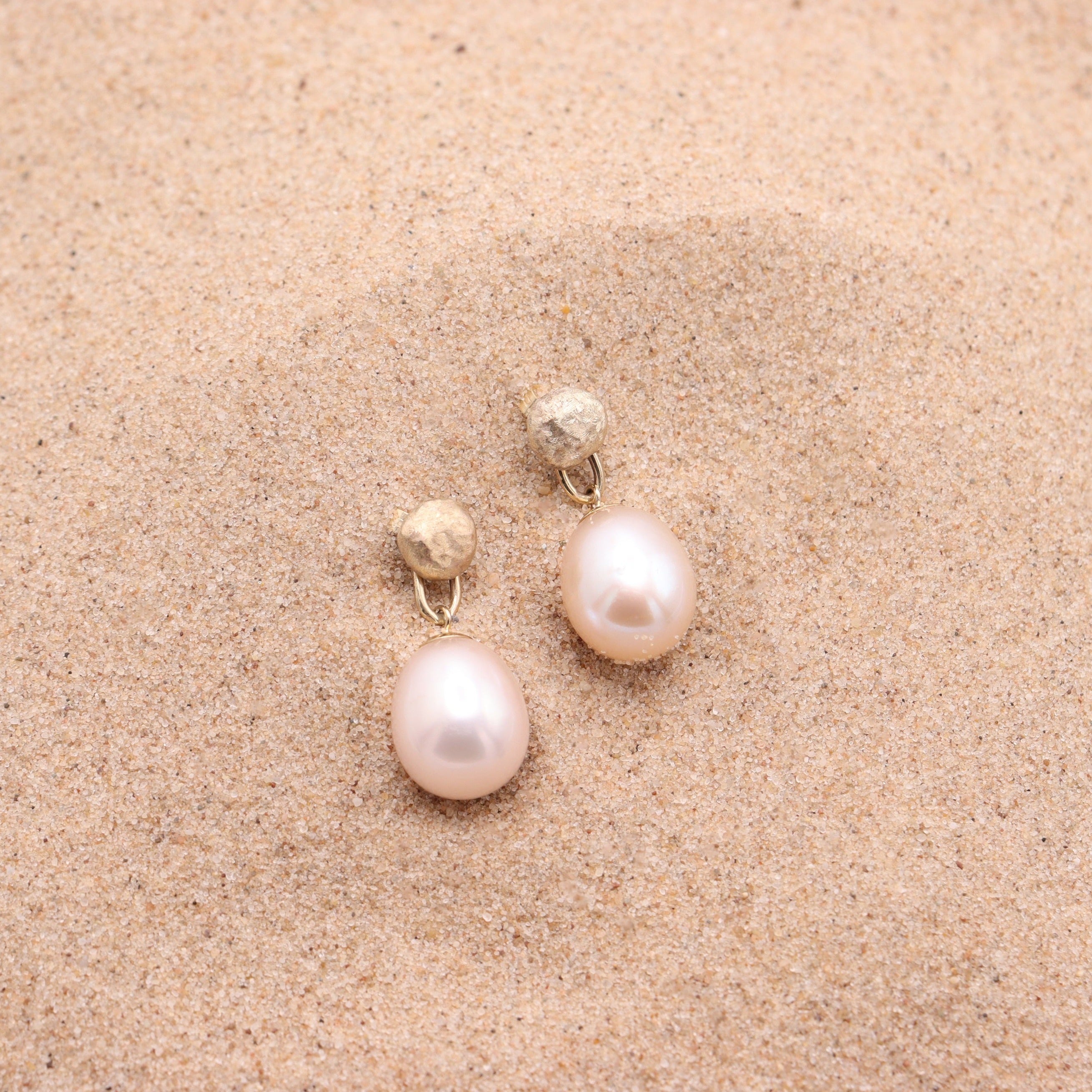 PEARL DROP DETACHABLE EARRINGS (Pink colouring)