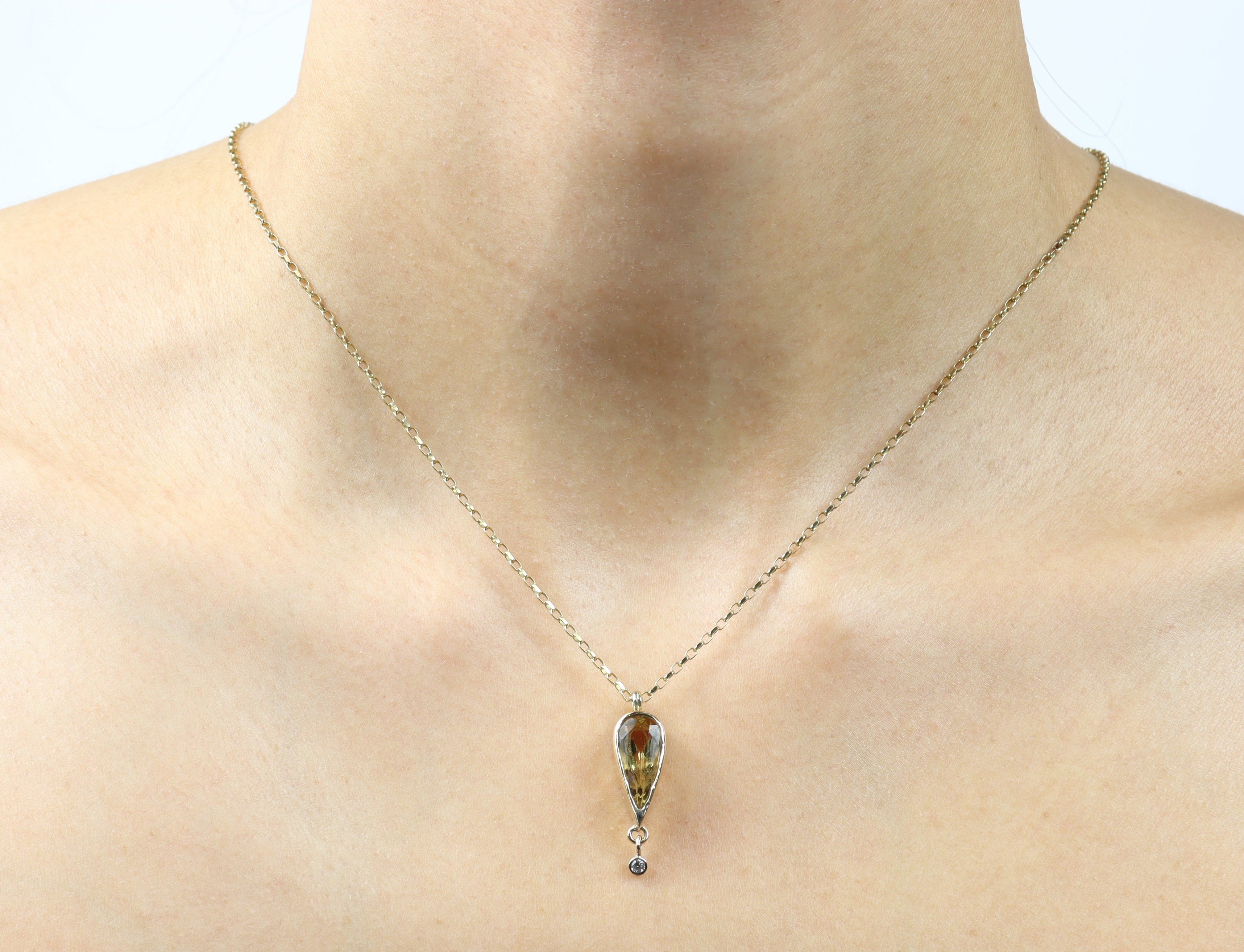 BERYL AND DIAMOND GOLD NECKLACE
