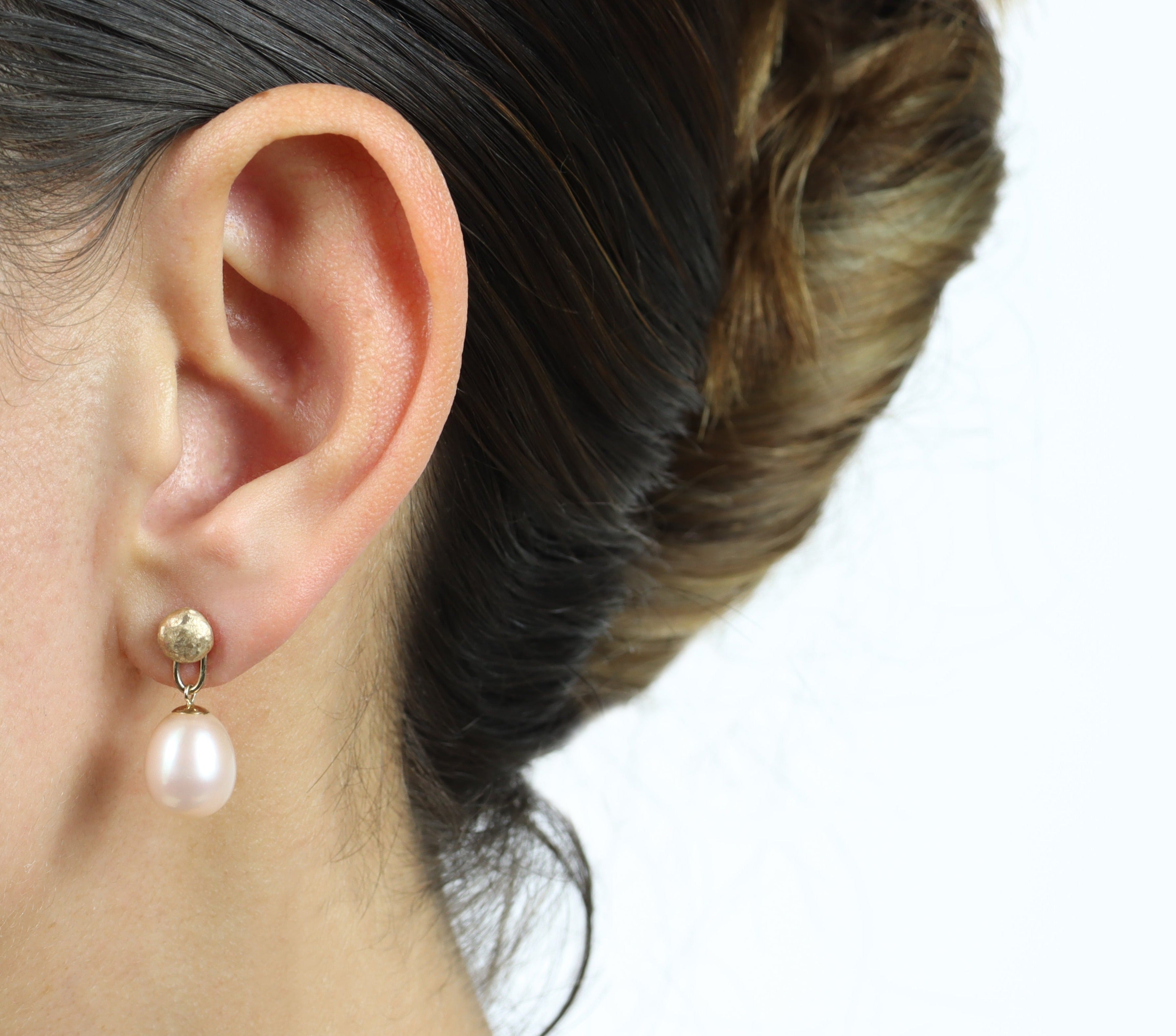 PEARL DROP DETACHABLE EARRINGS (Pink colouring)