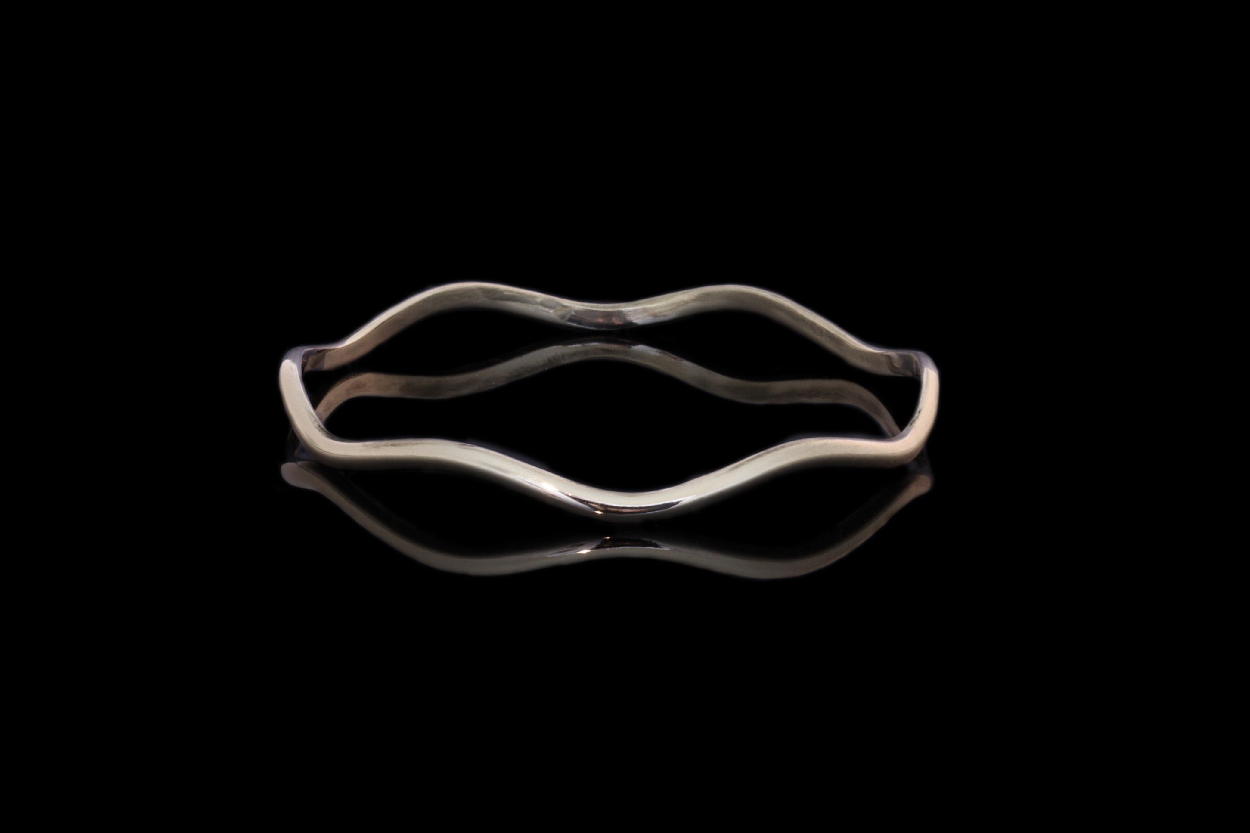 WAVE BANGLE